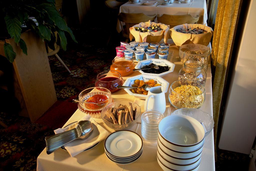 Hotel Tannerhof Мерано Екстер'єр фото